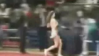 ڈیپر سے زبردست ایڈی اینڈریوز کے ساتھ لمبے بالوں کی ویڈیو