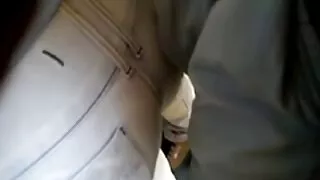 فیملی اسٹروک سے موہک بلیک ویلنٹائن کے ساتھ کندھوں پر ٹانگیں