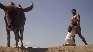 ٹیم اسکیٹ کی طرف سے آریا بینکوں کو پرکشش کرنے کے ساتھ یونیفارم بینگ
