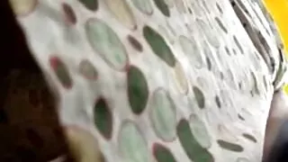 ریئلٹی کنگز کی طرف سے لیگز آن شولڈرز کی ویڈیو جسی وائلڈ اور پائپر پیری کے ساتھ