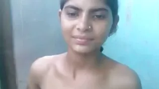 ڈیپر سے گرم، شہوت انگیز ایملی ولیس کے ساتھ بوسہ لینے کی کارروائی