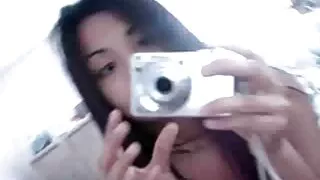 سکور لینڈ کی خوبصورت تہنی ٹیلر کے ساتھ مشت زنی کا منظر