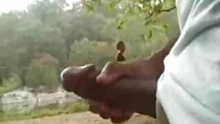جولس جارڈن سے پریفیکٹ للی ایڈمز کے ساتھ کندھوں پر ٹانگوں کا منظر