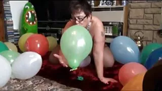 Babes.Com سے پرجوش انیا کری کے ساتھ ہینڈ جاب سیکس
