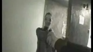 اس سیٹ کام شو سے پریفیکٹ ایڈیسن لی اور جینیفر وائٹ کے ساتھ زبانی بینگ