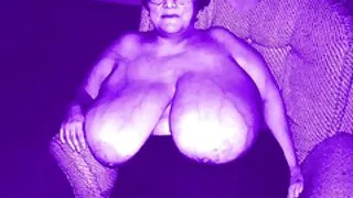 شیطان کی فلم سے زبردست انجلینا کرو کے ساتھ زبانی سکرو