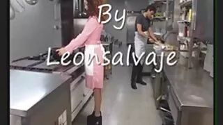 ٹین پائیز سے زبردست اینجل سملز کے ساتھ چھوٹی ویڈیو